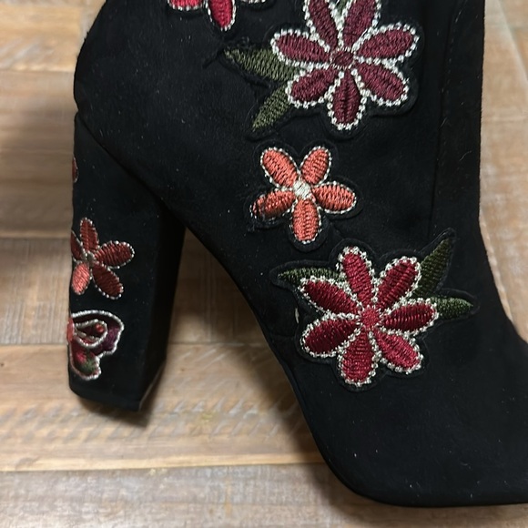 Chinese Laundry Bombshell Embroidered Floral Faux Suede Block Heel Boots - Picture 9 of 11